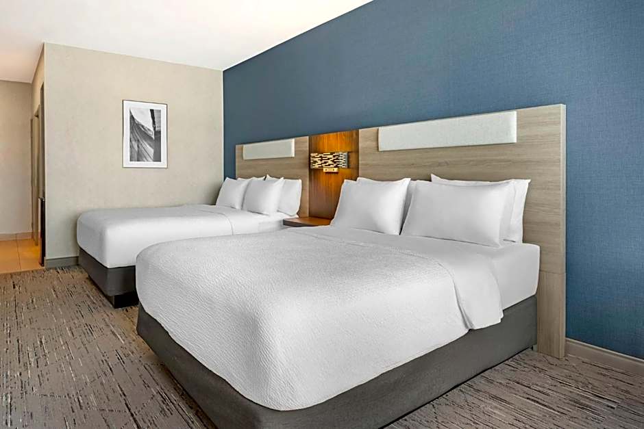 Holiday Inn Express Hotel & Suites Astoria By IHG