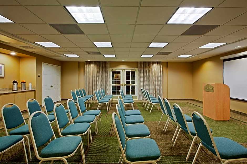 La Quinta Inn & Suites by Wyndham Usf (Near Busch Gardens)