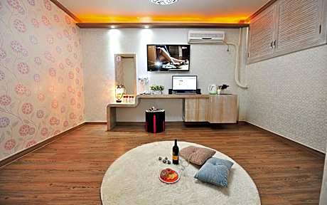 Suite Ondol Room