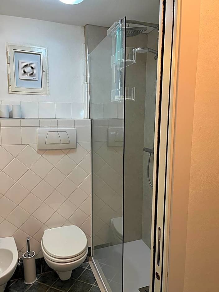 All' Ombra del Portico