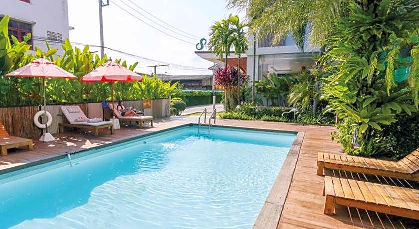 CRYSTAL JADE  RAYONG HOTEL