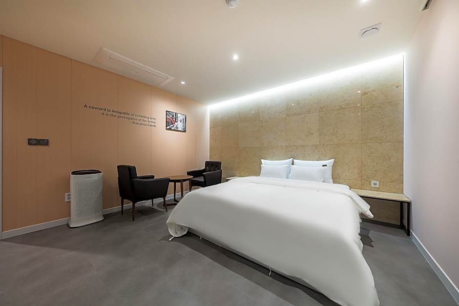 Hotel Millennium