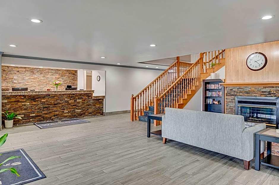 Country Inn & Suites by Radisson, Grand Rapids Airport, MI