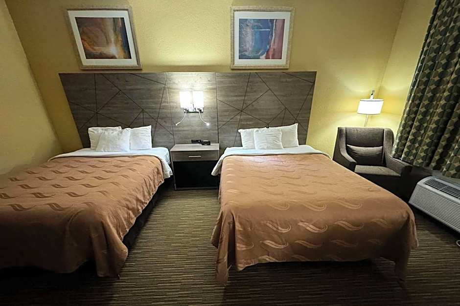 Quality Inn near I-72 and Hwy 51