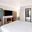 Day's Inn & Suites by Wyndham Indianapolis Airport East