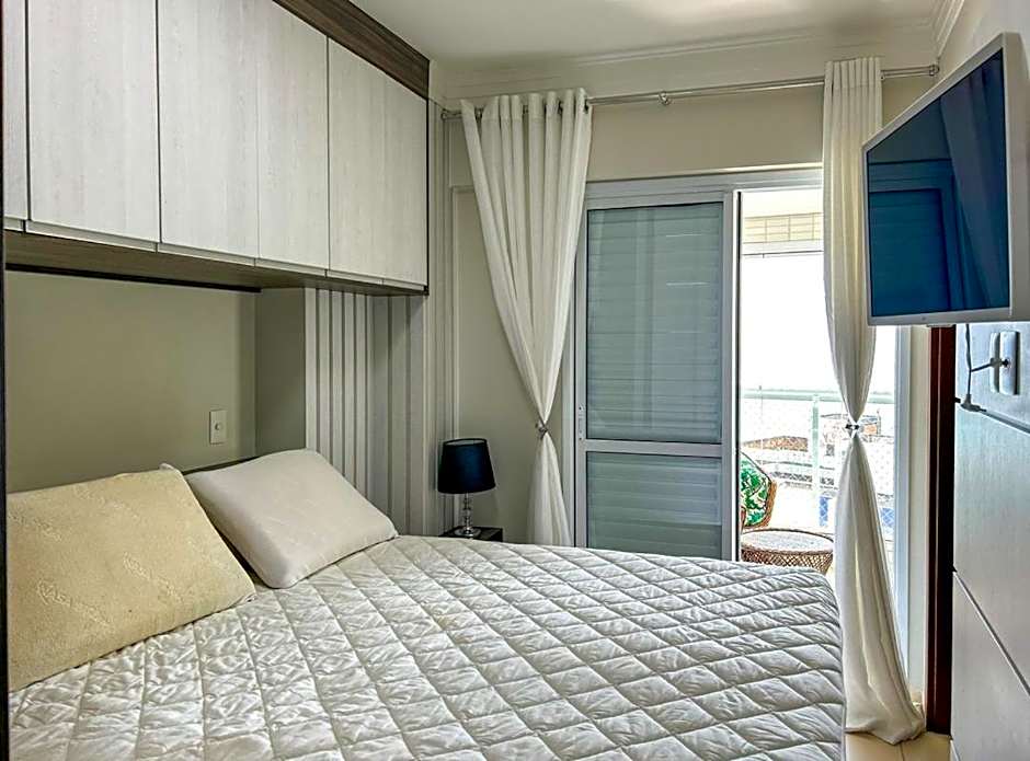 Otimo apto de frente para Praia do Boqueirao SP