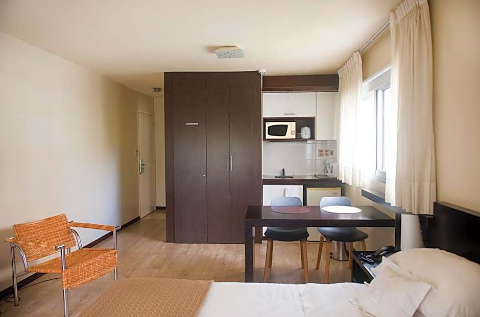 27 Suites