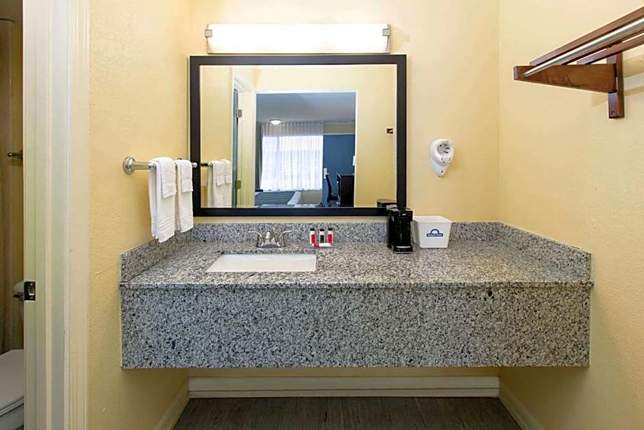 Days Inn by Wyndham Natchez