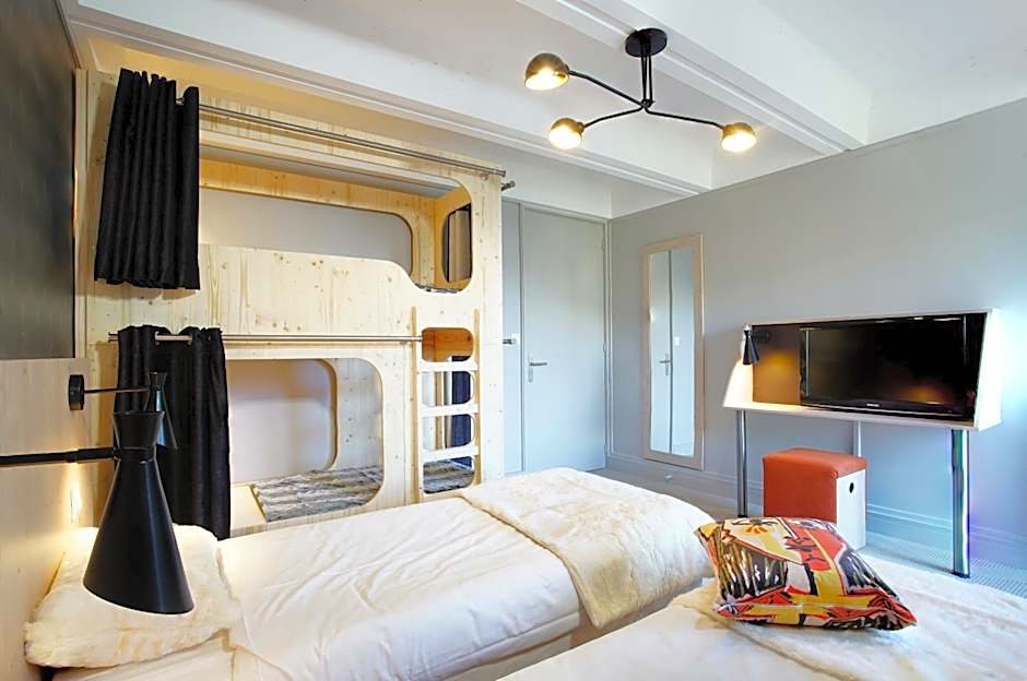 Photo 1 of 8 of Quadruple Room