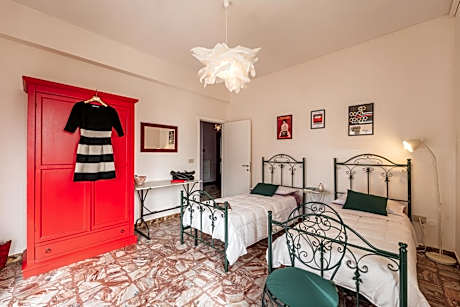 Quadruple Room with Private Bathroom
