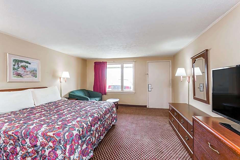 Travelodge by Wyndham Ridgeway Martinsville Area