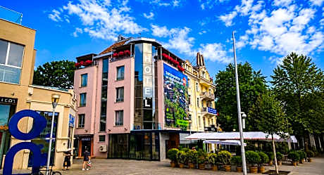 Opera Family Hotel - former City Mark hotel