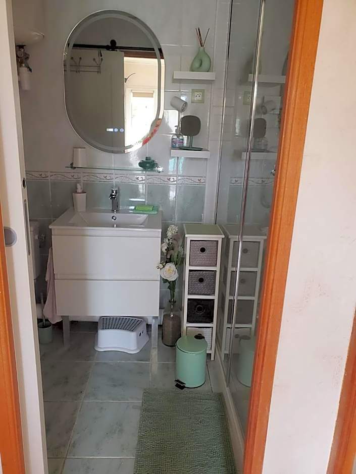 " Chez NADOU " 2 Chambres d' Hôtes à 4 Kms d'Uzès