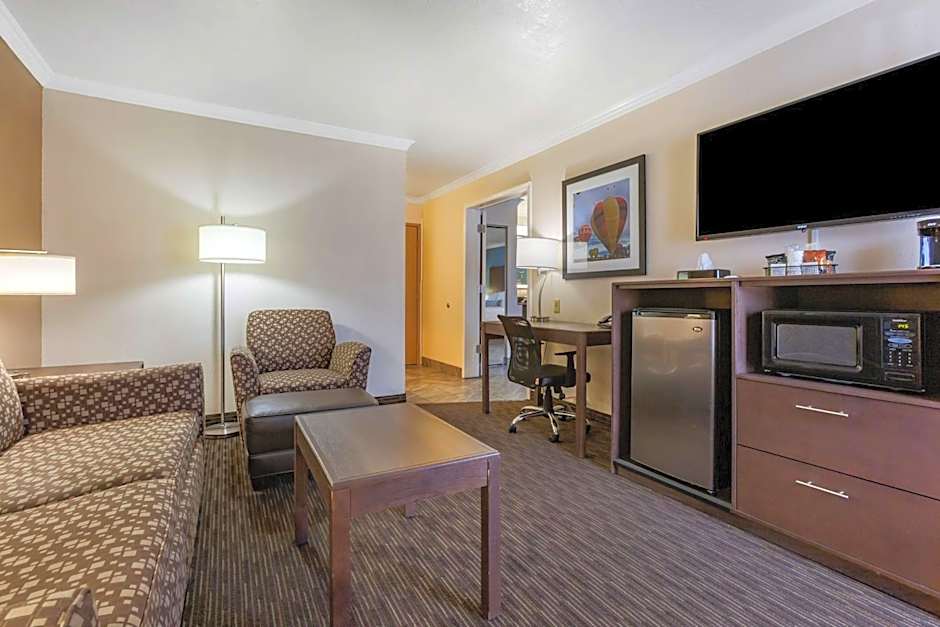 Best Western Airport Albuquerque Innsuites Hotel & Suites