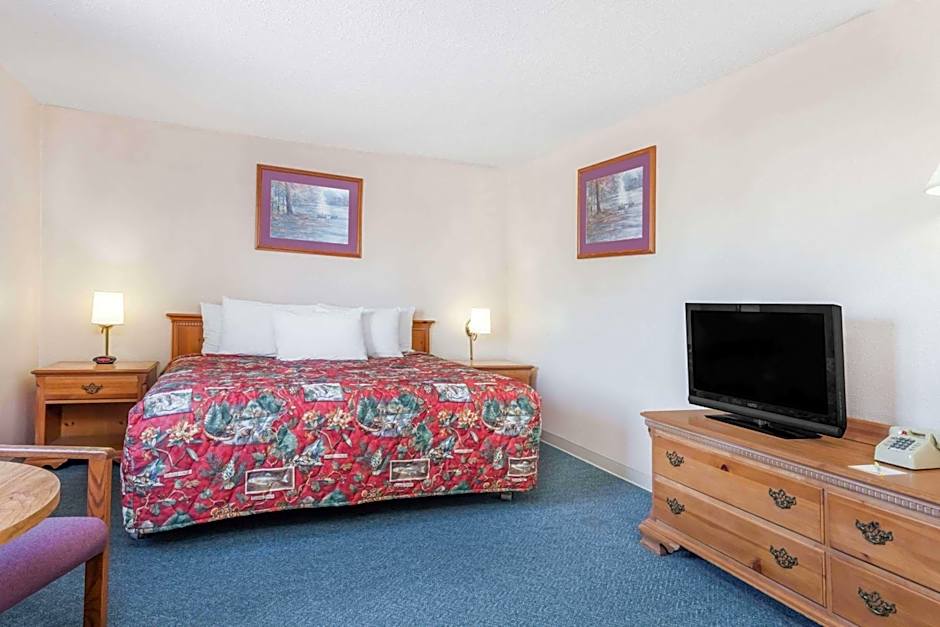 Days Inn by Wyndham Burns