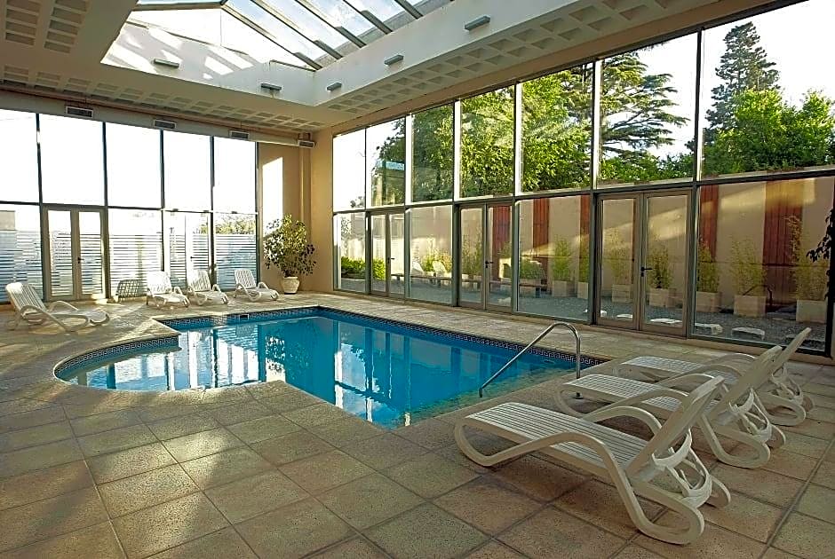 Howard Johnson Sierras Hotel and Casino