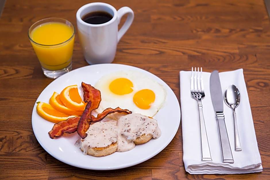 Holiday Inn and Suites Dallas-Addison By IHG