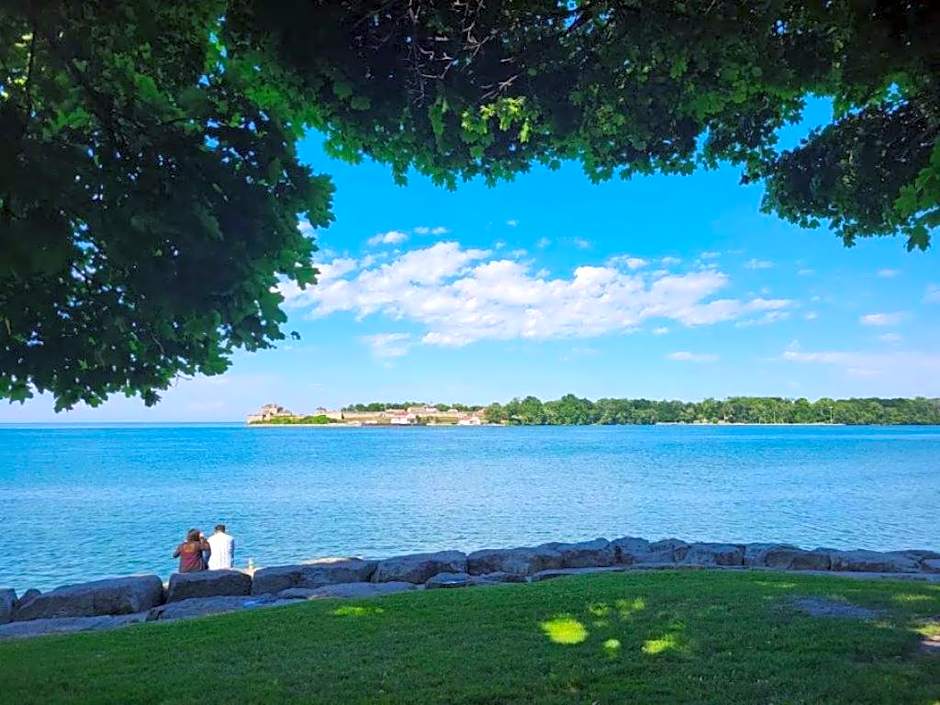 Cozy Home Close to Attractions in Niagara Falls