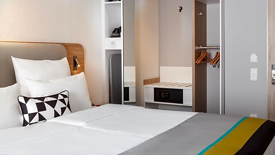 Holiday Inn Express Dusseldorf- Hauptbahnhof By IHG