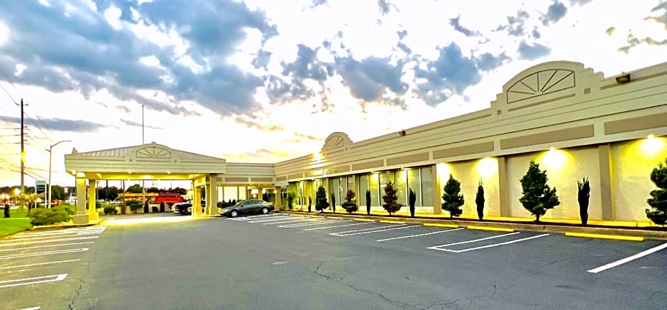 Quality Inn & Suites Conference Center Mcdonough