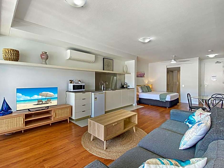 Blue on Blue Superior Studio Room 1221