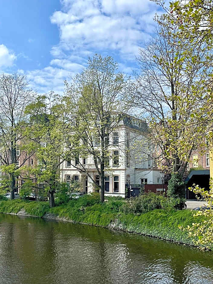 Spinoza Suites
