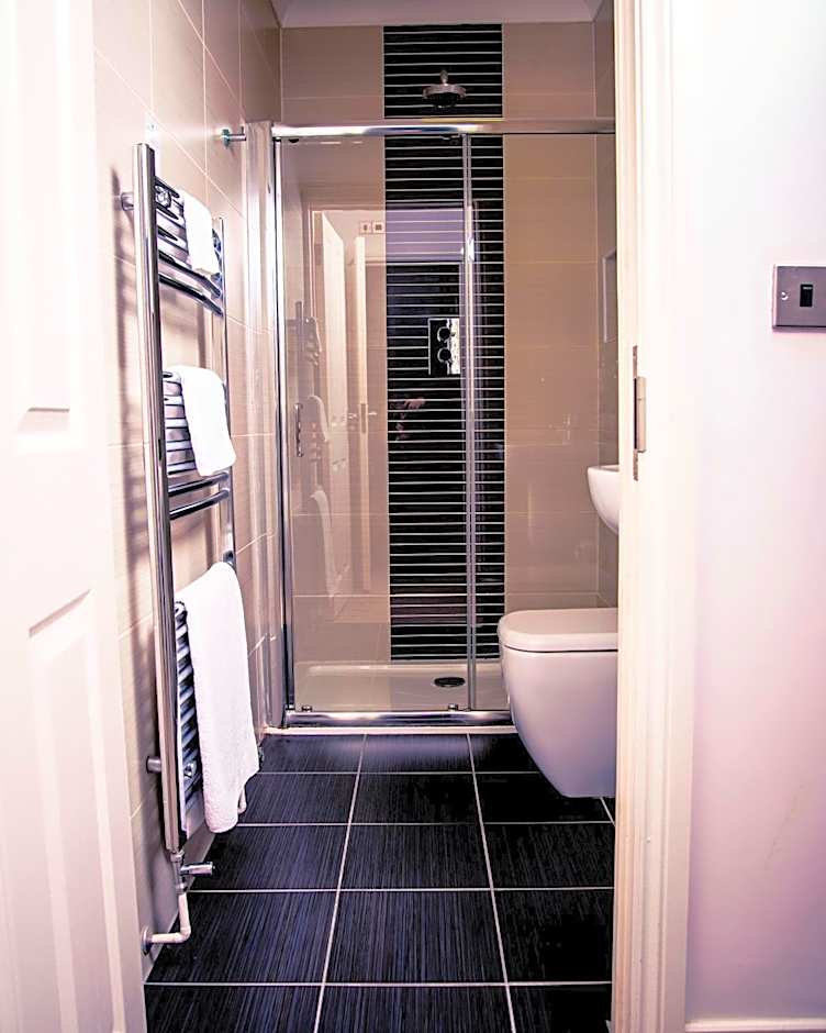 Gwesty'r Emlyn Hotel