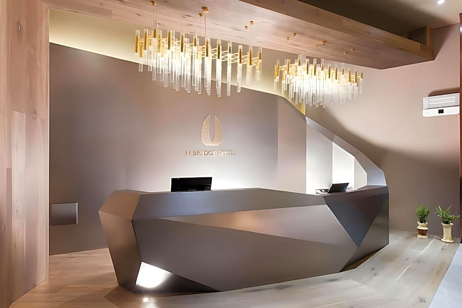 N Bridge Hotel
