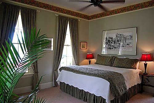 Rothschild-Pound House Inn