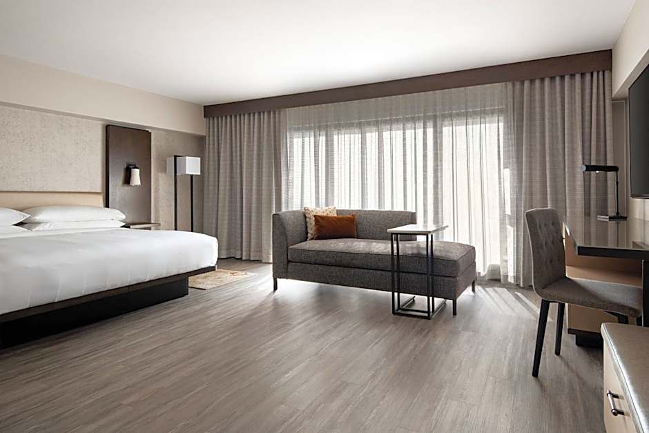 Marriott Riverside at the Convention Center