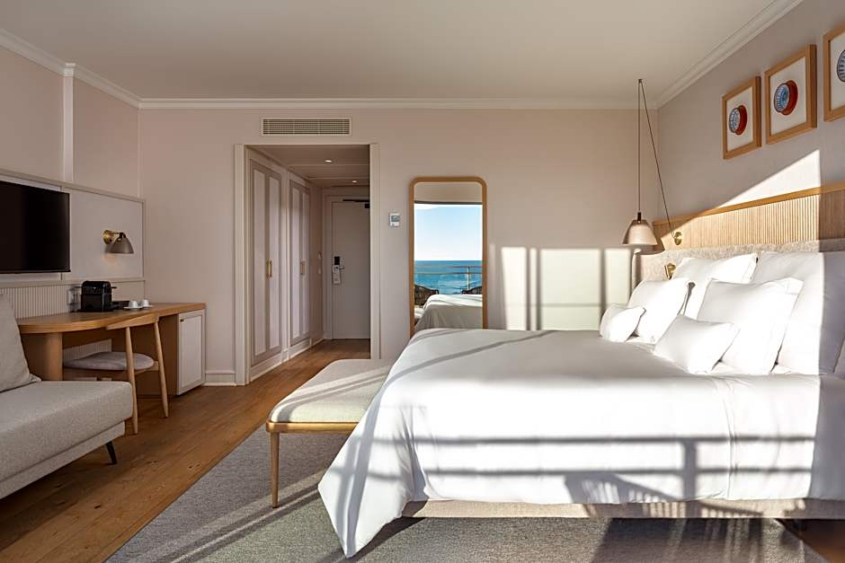 Photo 1 of 6 of Classic, Sea View