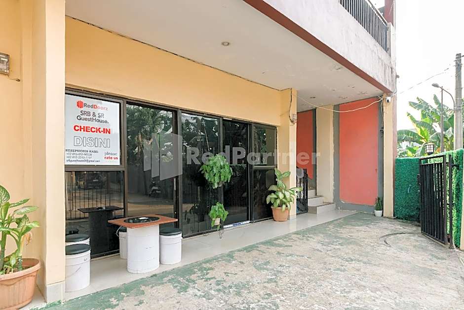 SRB near Mall Ciputra CIbubur Mitra RedDoorz