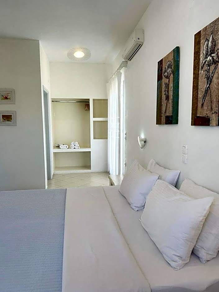 Anita Rooms & Suites Milos