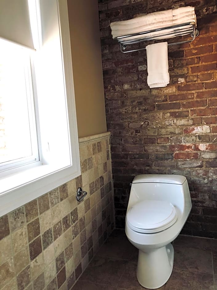 Suites at 249