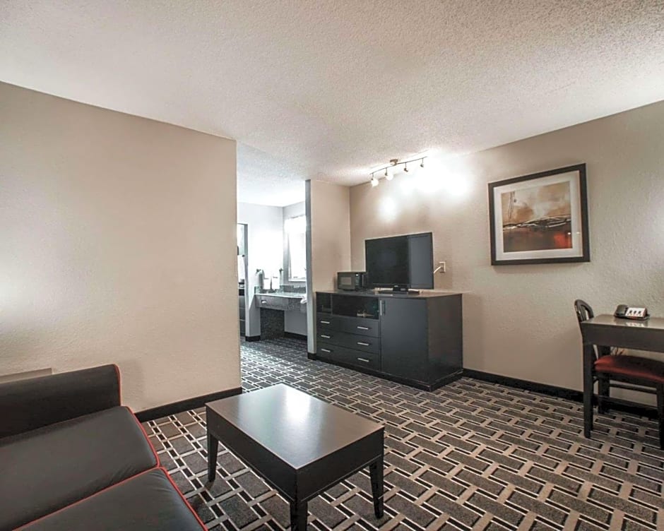 Comfort Suites Airport Nashville