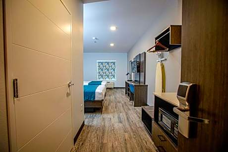 Deluxe Quadruple Room - Non-Smoking