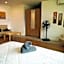 Tonmai Suites