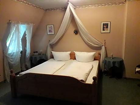 Budget Single Room