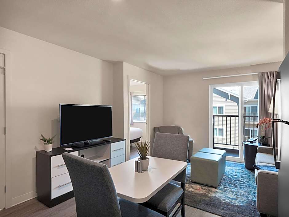 WaterWalk Extended Stay by Wyndham Charlotte - Arrowood