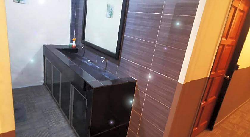 MARVEL Suite MOTEL& ABNB