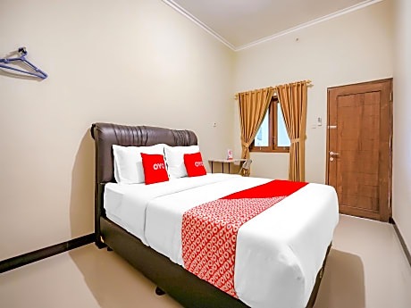 OYO 90210 Kenari House Syariah