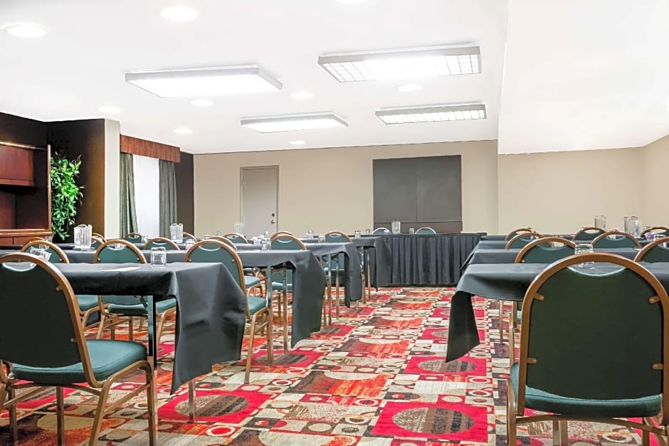 Ramada Lexington N Conf Center – Lexington, KY