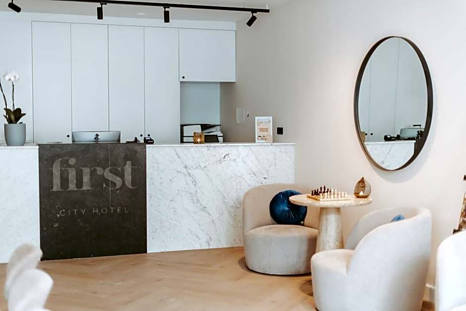 Boutique Hotel First City