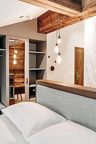 Chalet Twin Room with Garden View