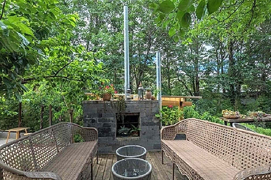 Arro Khampa by Zinc Journey Lijiang