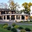 Amber's Inn and Suites