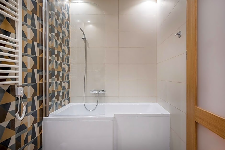 Kiss-Henézi Guest House