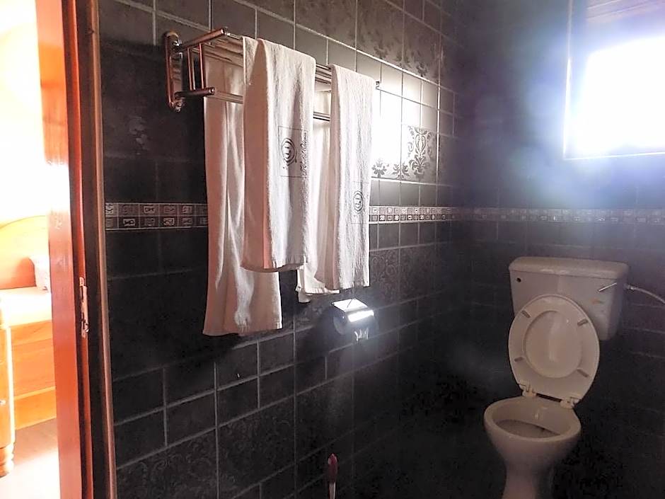 Olina Hotel and Apartments