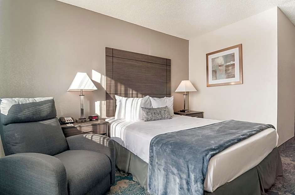 American Inn & Suites Metro Airport