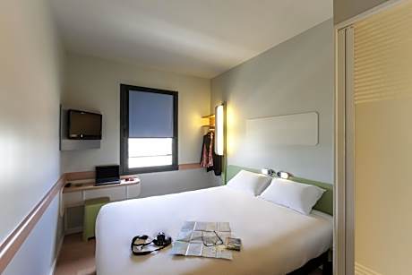 Standard Double Room - City Side
